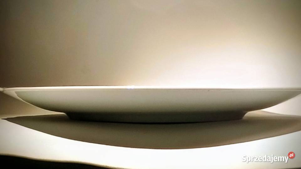 Talerz porcelanowy Włocławek czerwone kwiaty PRL Warszawa