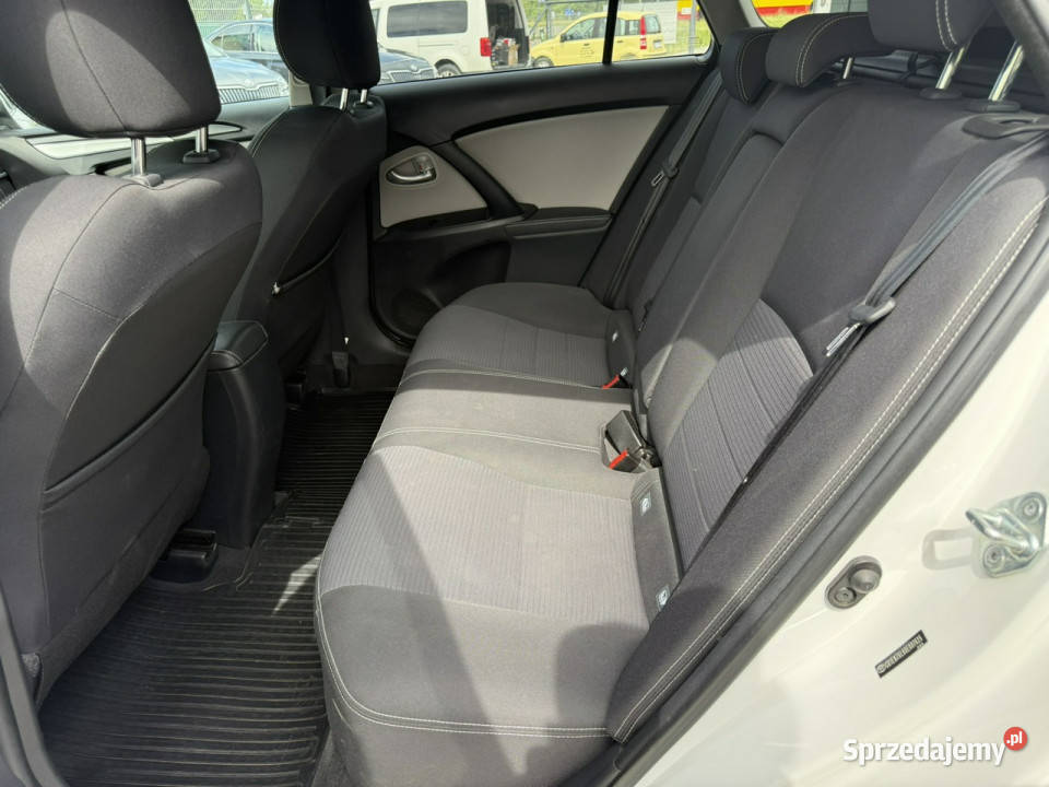 Toyota Avensis 16 D4D 112 2015r kamera navi ASR (kontrola trakcji)