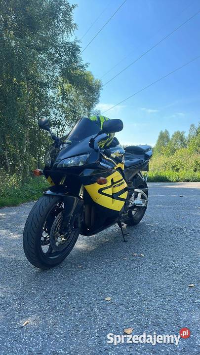 Komplet uszkodzonych owiewek HONDA CBR 600rr