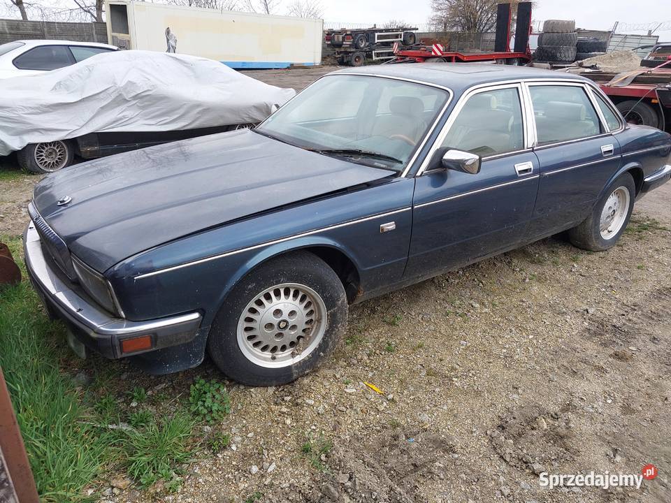Jaguar XJ JAGUAR XJ40 lift 40l R6 233 benzyna 3980cm3 Pleszew