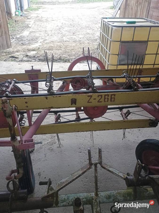 Przewracarka zgrabiarka taśmowa Zgrabiarki i przetrząsacze