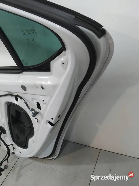 DRZWI PRAWE TYŁ SEDAN HB LS9R Skoda Superb III