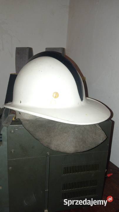 2 strażackie kaski i narty K2 świętokrzyskie Nowa Słupia