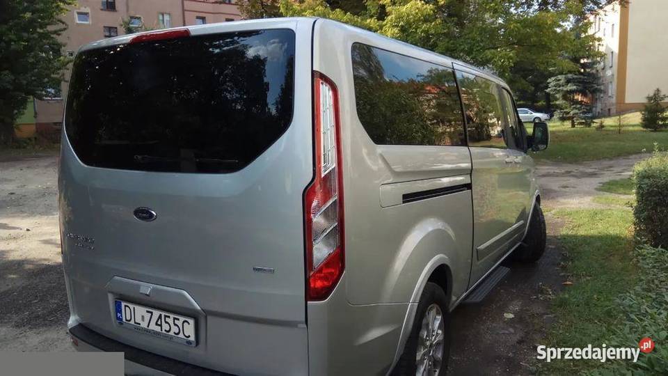 Ford Tourneo Custom 20 EcoBlue L2 Shuttle Bus