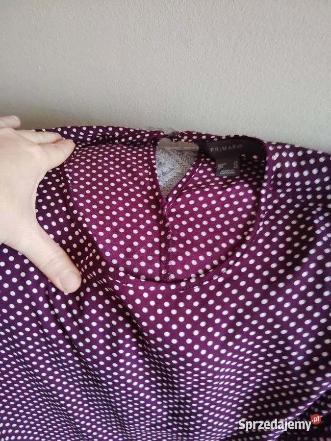 Ładna bluzeczka z długimi rozkloszowanym i