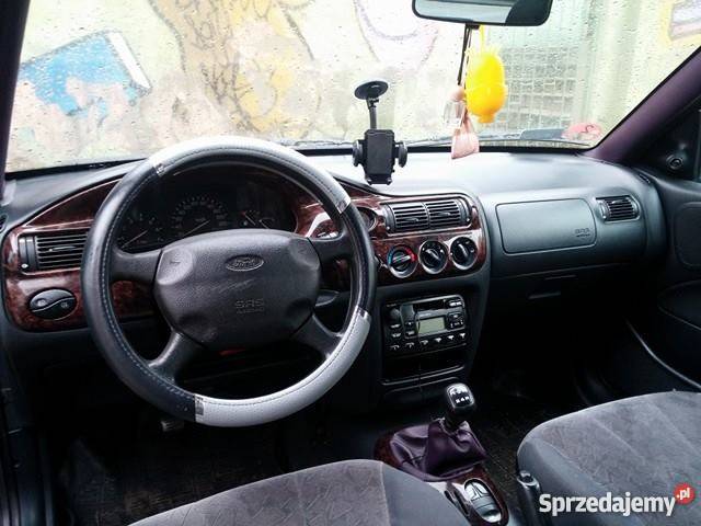 Ford Escort Zadbany Zamiana uszkodzony sprzedam