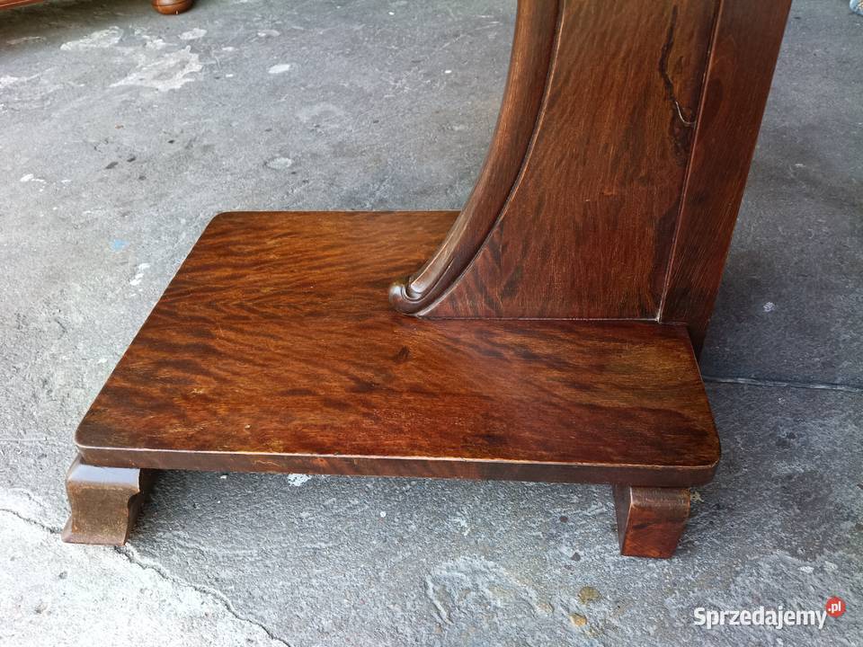 Lampa stojąca ze stolikiem bocznym w eleganckim Suchorzew sprzedam
