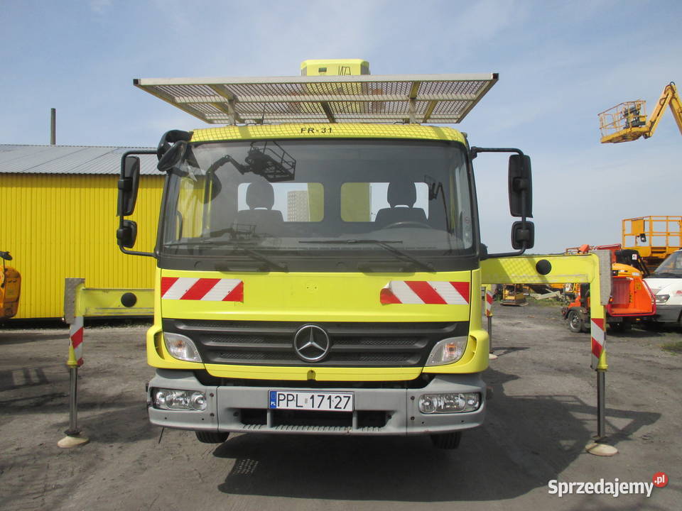 Podnośnik koszowy Wumag WT230 na samochodzie Pleszew