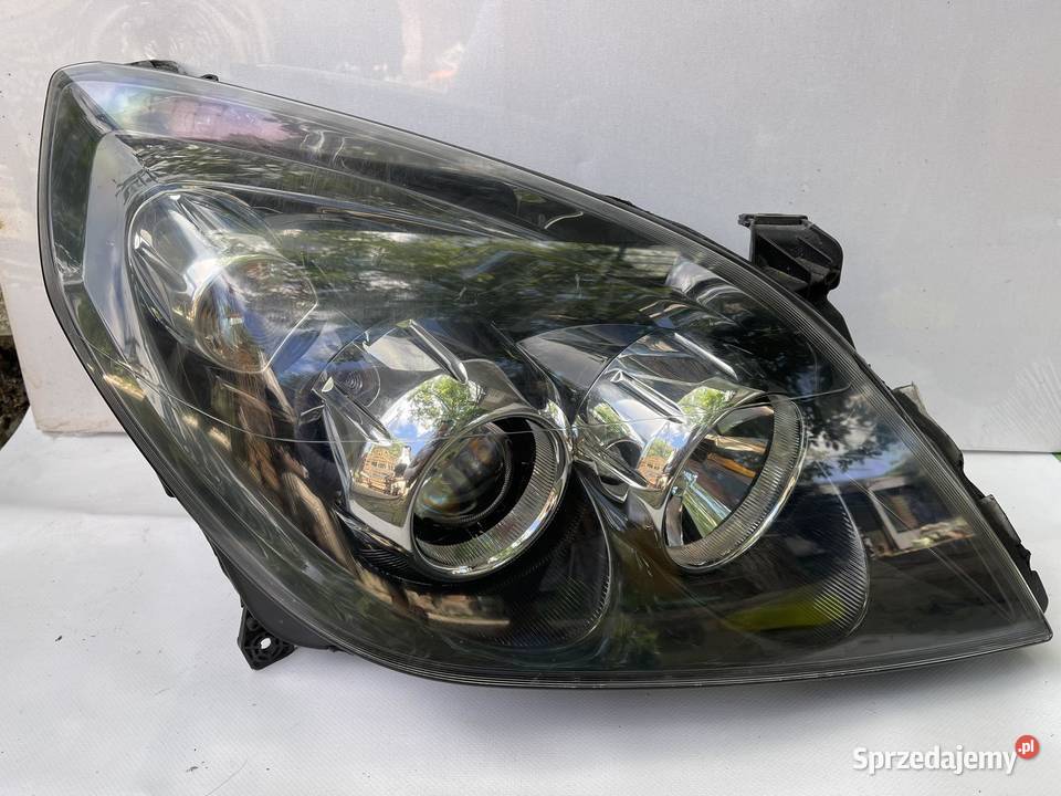 OPEL VECTRA C LIFT PRAWA LAMPA PRZÓD CZARNA Ostroróg sprzedam