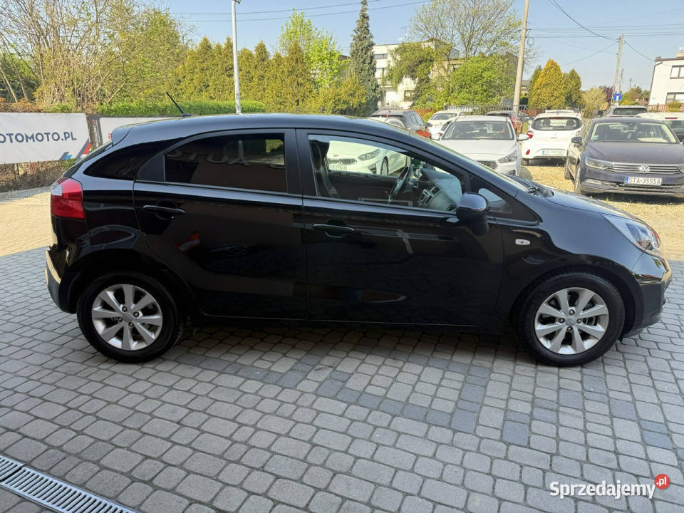 Kia Rio 12 85 Klimatronik III 2011 85KM Samochody osobowe Orzech