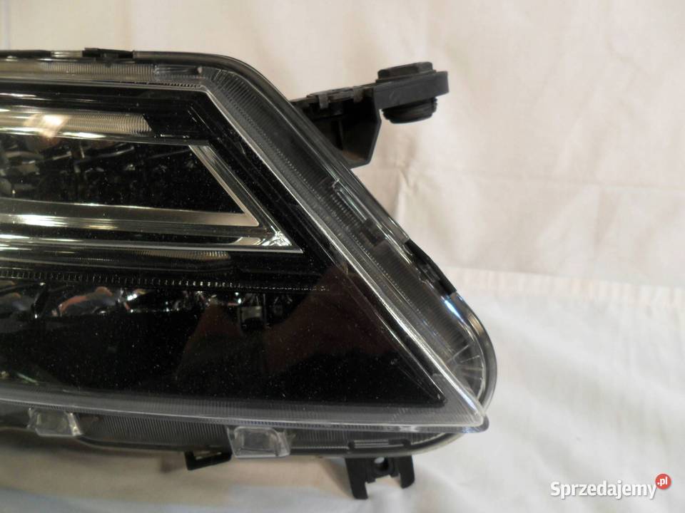 REFLEKTOR PRZÓD STRONA PRAWA SEAT ATECA Nowy Tomyśl