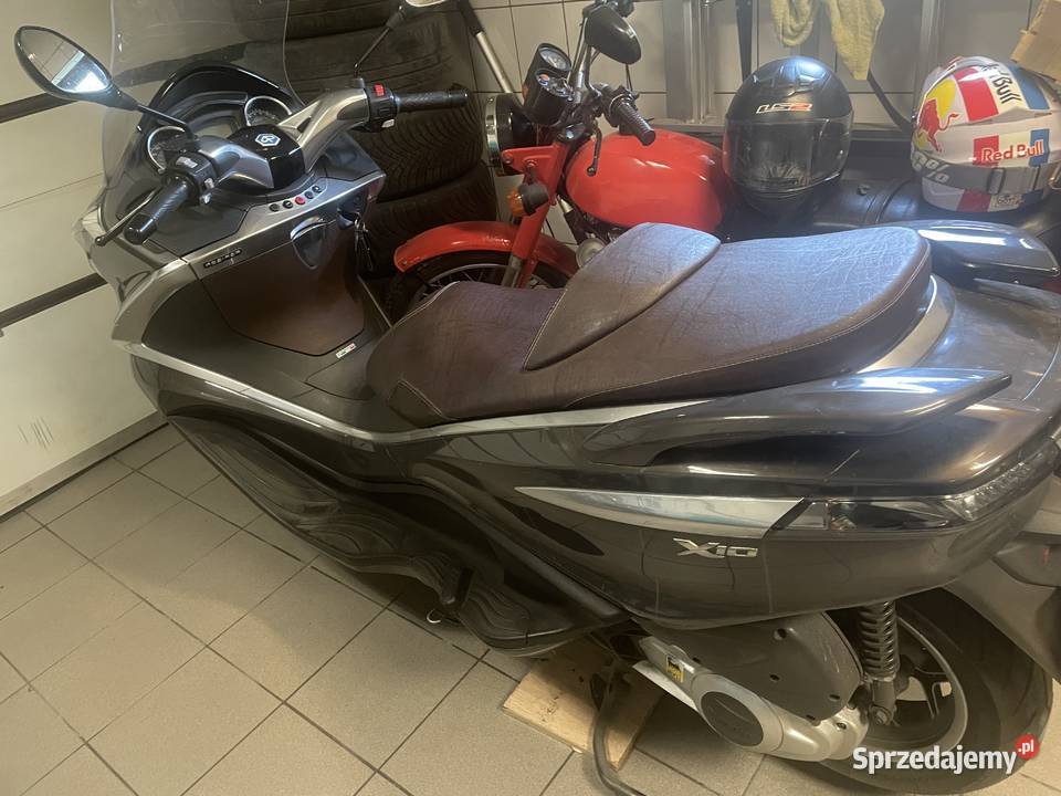 Piaggio X10