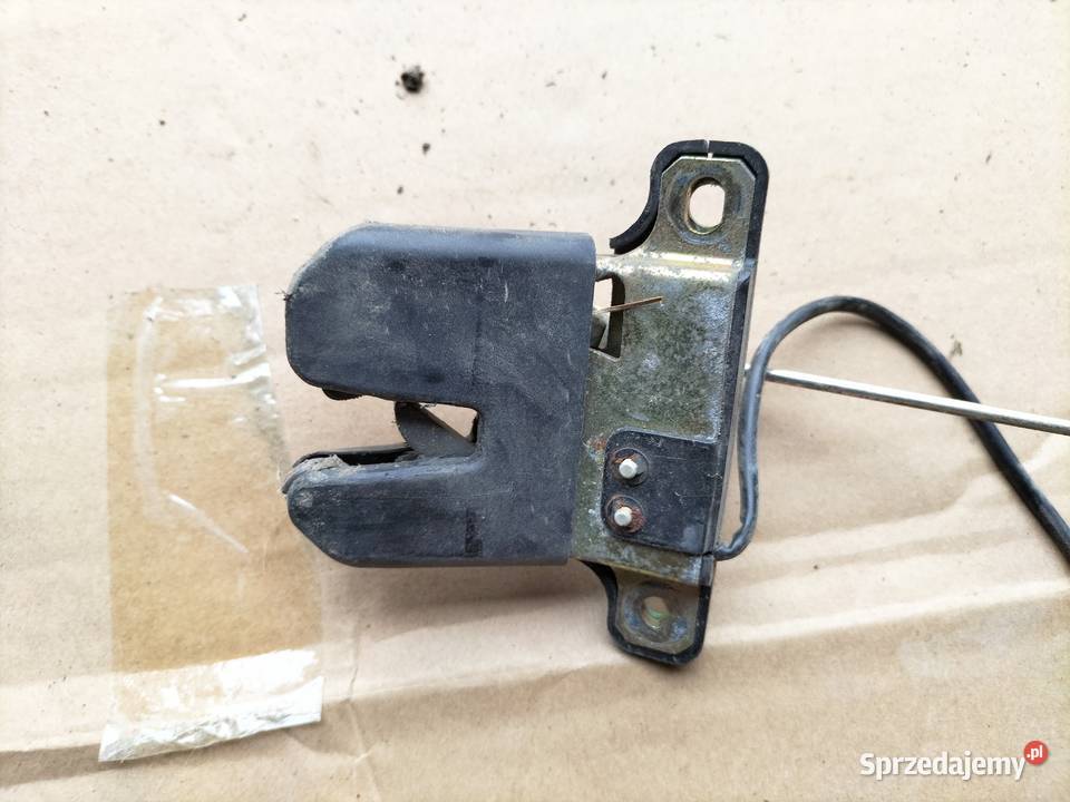 AUDI 80 B4 80B4 SEDAN ZAMEK KLAPY TYŁ Pozostałe Kamień-Kolonia