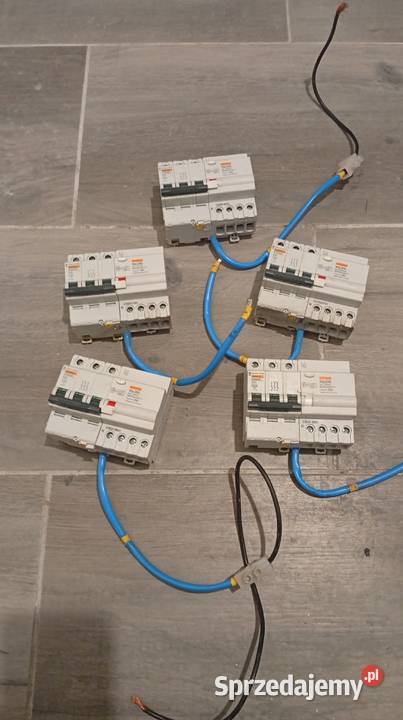 Wyłącznik nadprądowy Merlin Gerin multi 9 C60HD Nałęczów sprzedam