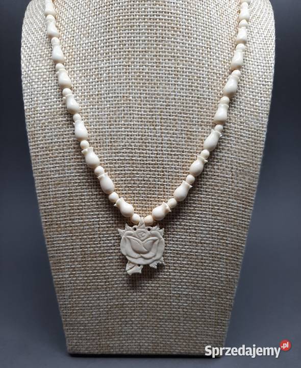 Naszyjnik z różyczką