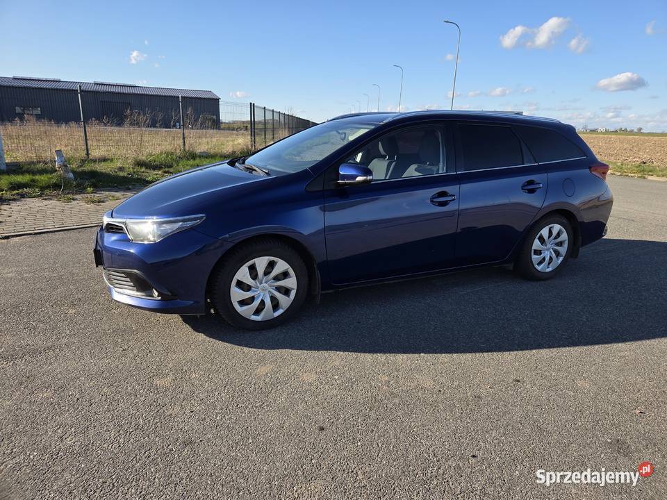 Toyota Auris kombi 16 z LPG centralny zamek