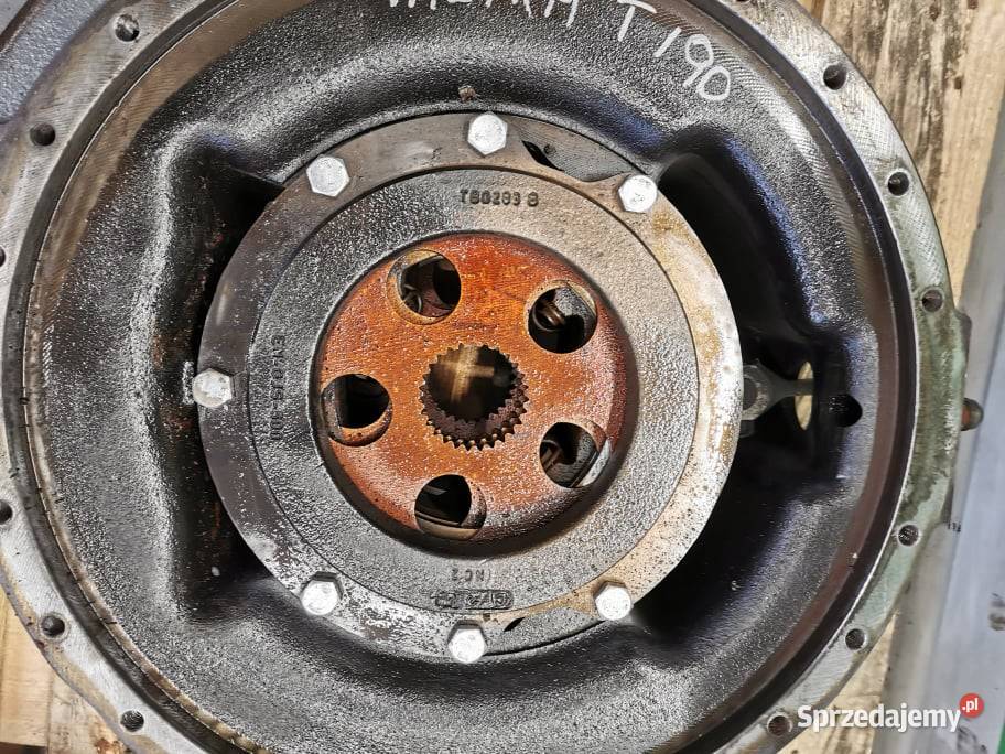 Valtra T 213 Ucho dolnego ramienia TUZ wielkopolskie Wilkowo