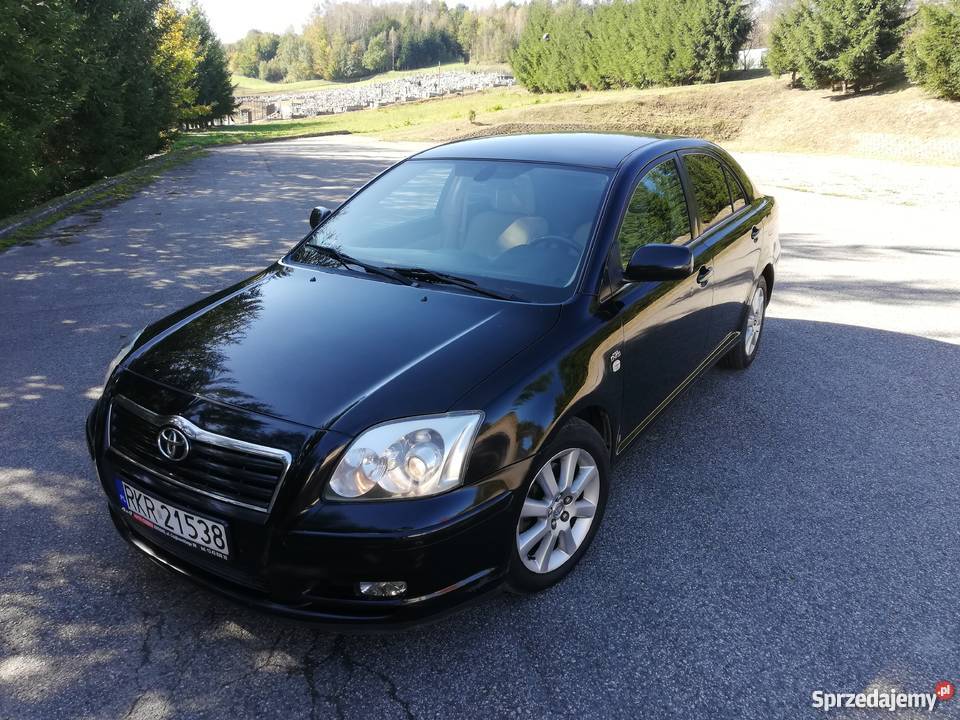 Toyota Avensis 20 D4D Liftback Beżowy środek immobilizer Rzeszów sprzedam