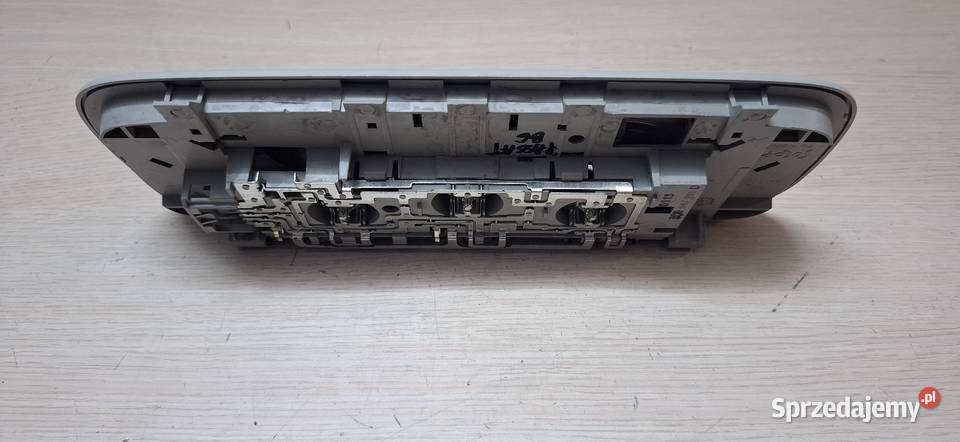 Lampka wewnętrzna VW PASSAT B6 Sandomierz