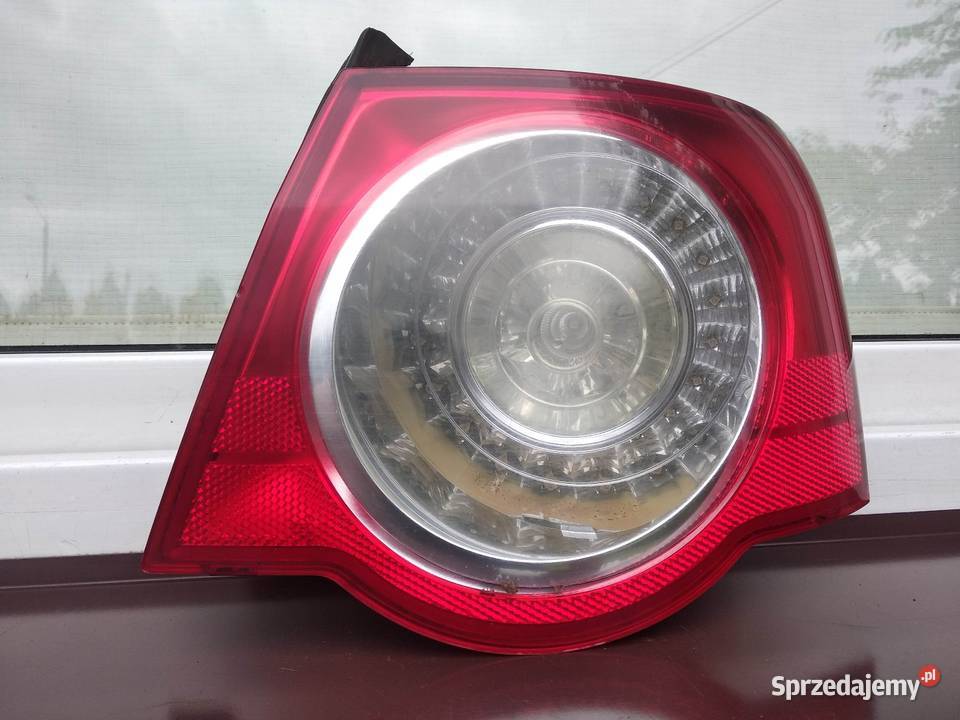 VW Passat B6 sedan lampa tył tylna prawa w