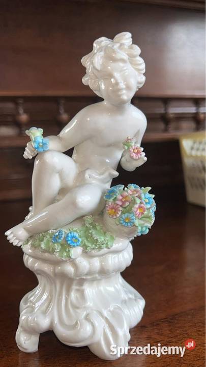 Figurka Cherubin z kwiatkami Capo di Monte pomorskie Gdańsk