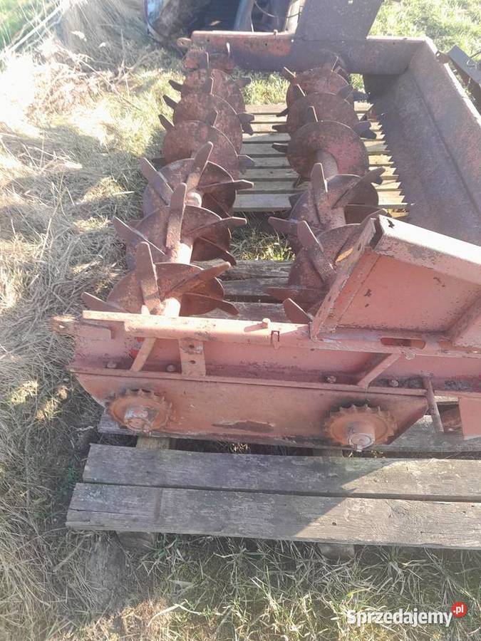 Rozrzutnik 8 tonowy przyczepa do kukurydzy podlaskie Zimna