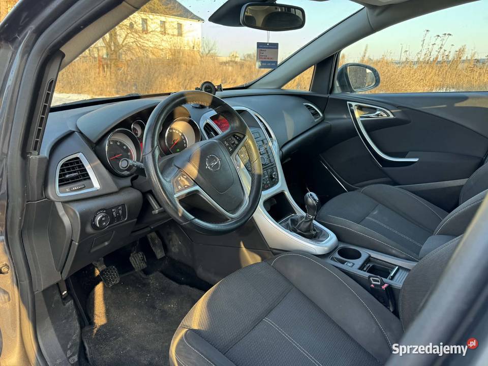 Opel Astra 14T 140 2010r Szczecinek