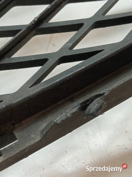 KRATKA ŚRODKOWA ZDERZAKA LIFT 23163384 Opel