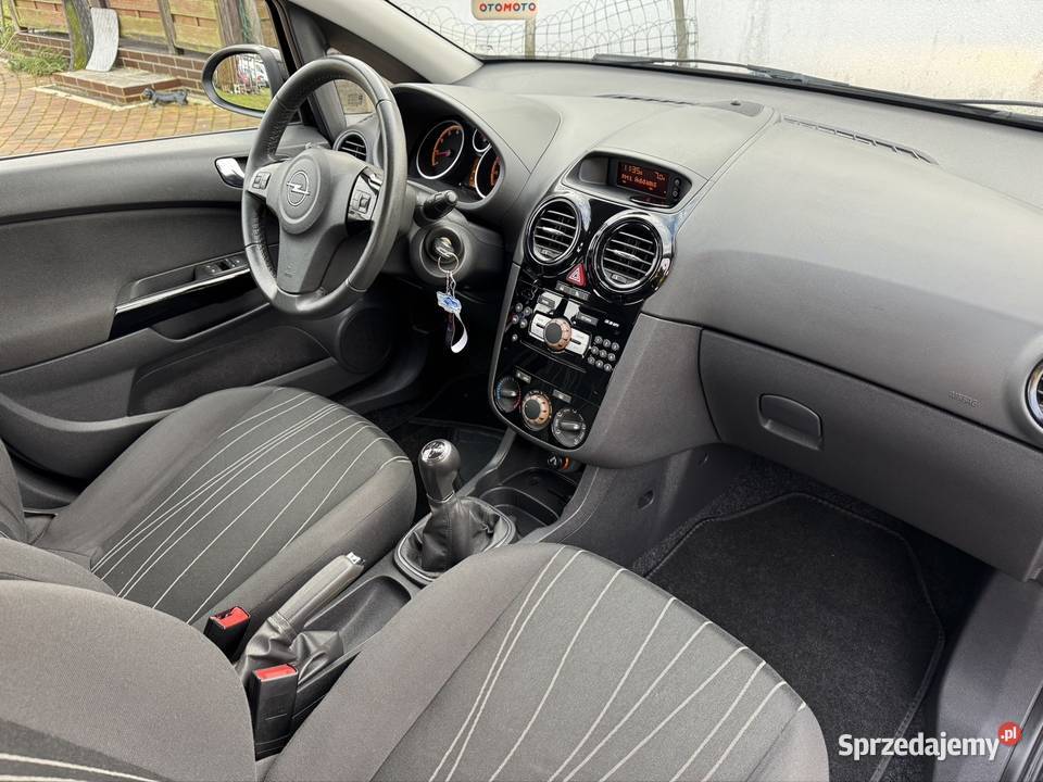 Opel Corsa 2010 Benzyna 12 centralny zamek Drezdenko