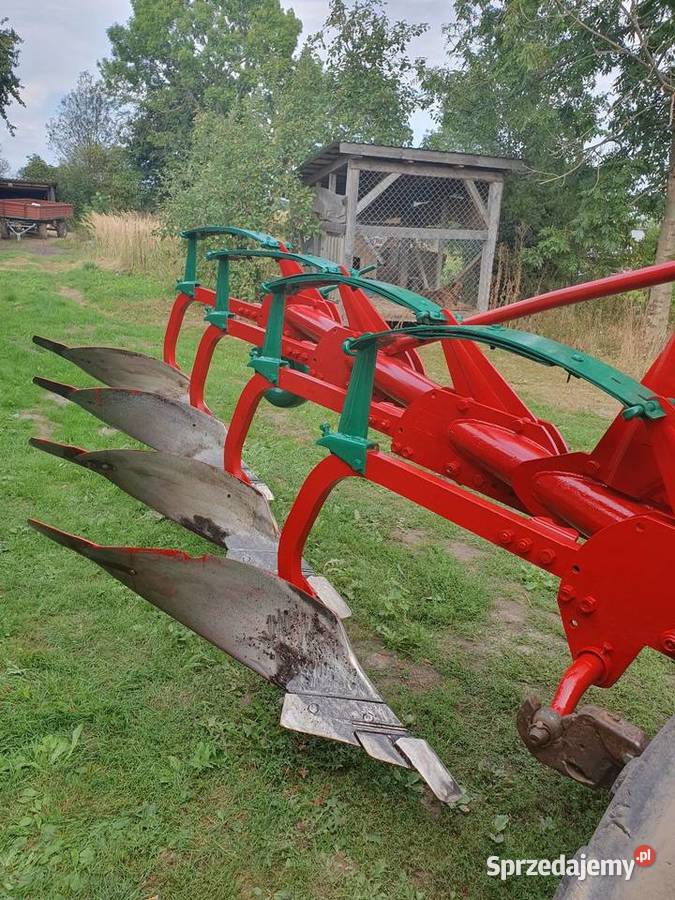 Plugi zagonowe 4 kverneland Hołodnica