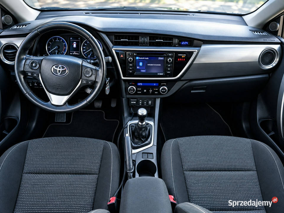 Toyota Auris II 2012 Sadlno