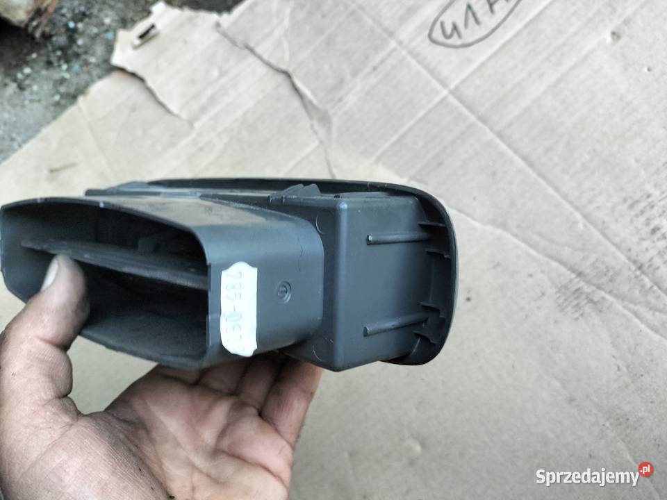 FIAT SEICENTO ŚRODKOWA KRATKA NAWIEWU SIWA osobowe lubelskie Kamień-Kolonia