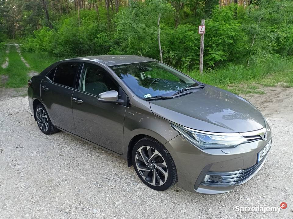 Toyota Corolla 16 Premium 1WŁ Salon Serwis ASO ESP sprzedam