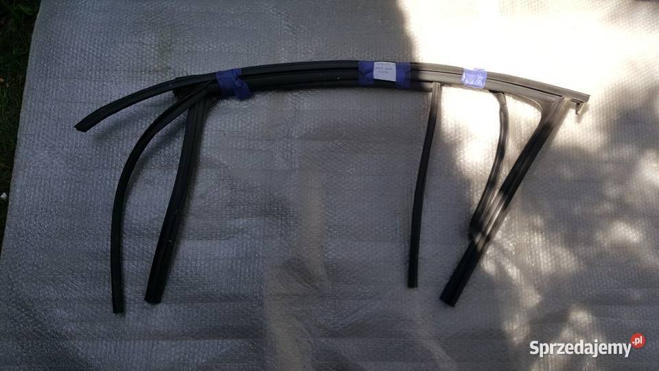 Skoda Octavia III uszczelka szyby lewe tyl Tarnów