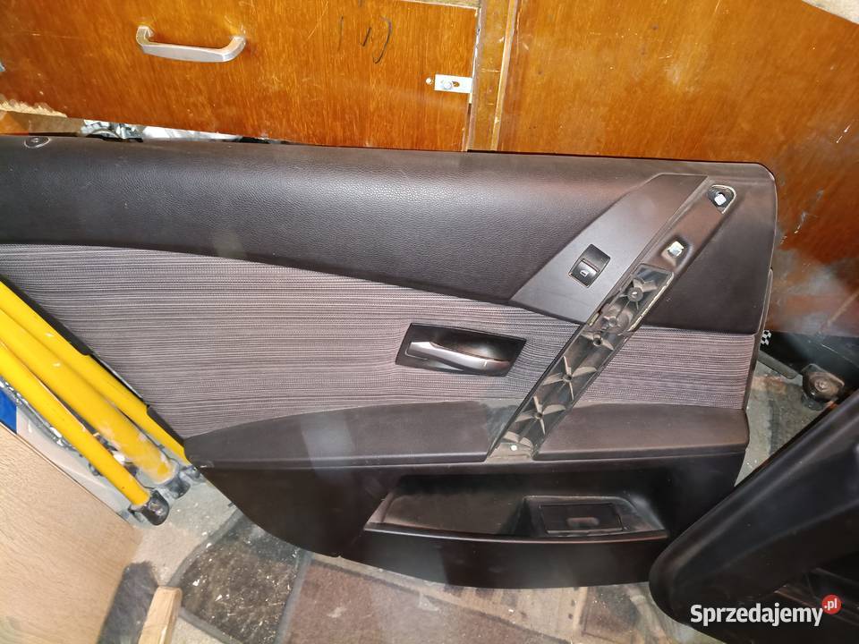 Tapicerka drzwi BMW e61 Białystok sprzedam