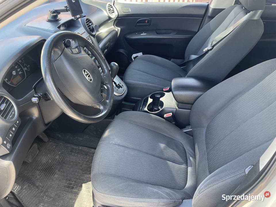 Kia Carens III 2009 gaz OC taxi