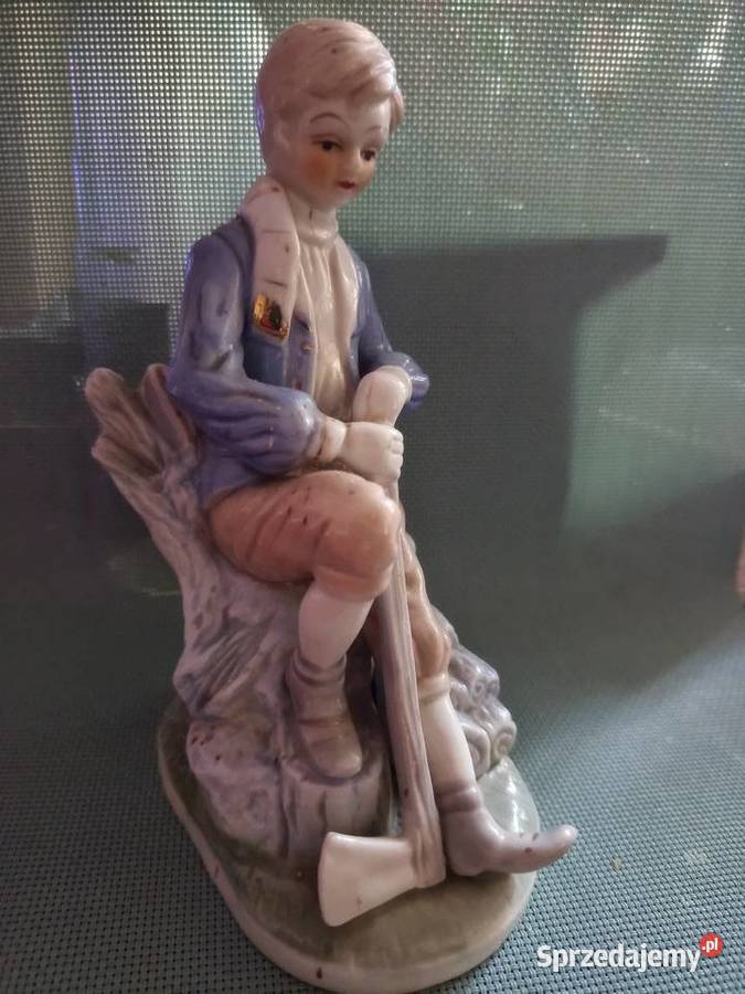 Porcelanowa figurka chłopca drwala leśniczego Pozostałe Warszawa