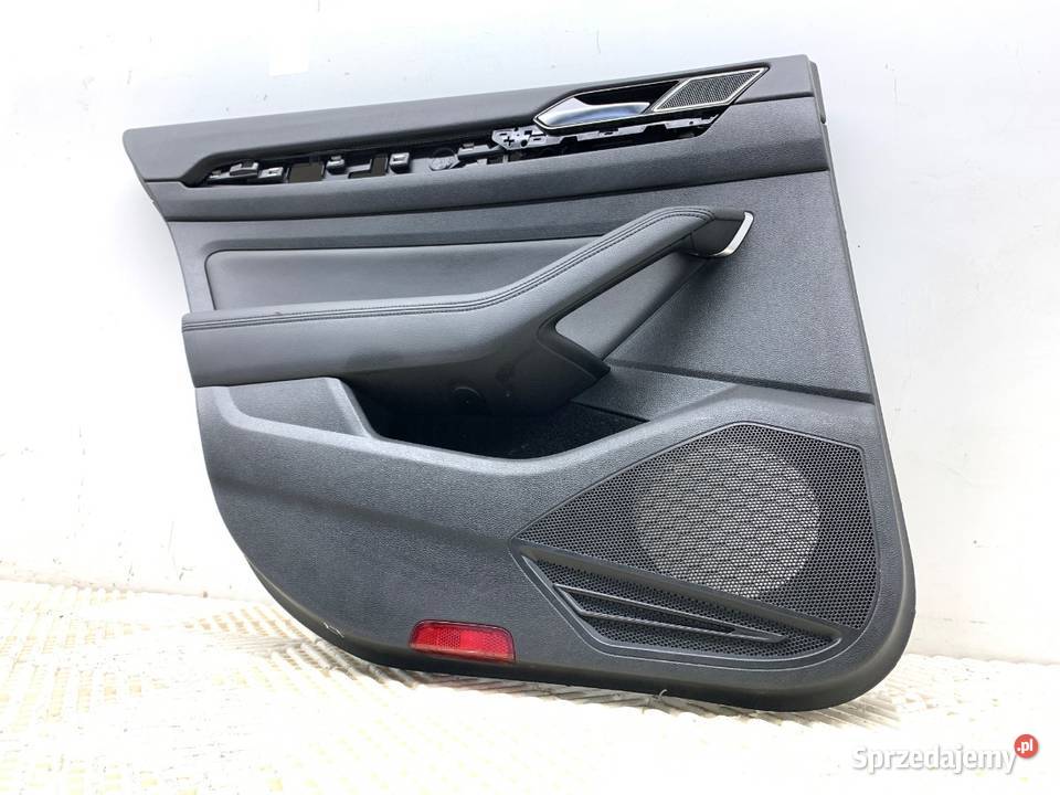 BOCZEK DRZWI LEWY TYŁ VW PASSAT B8 Kombi