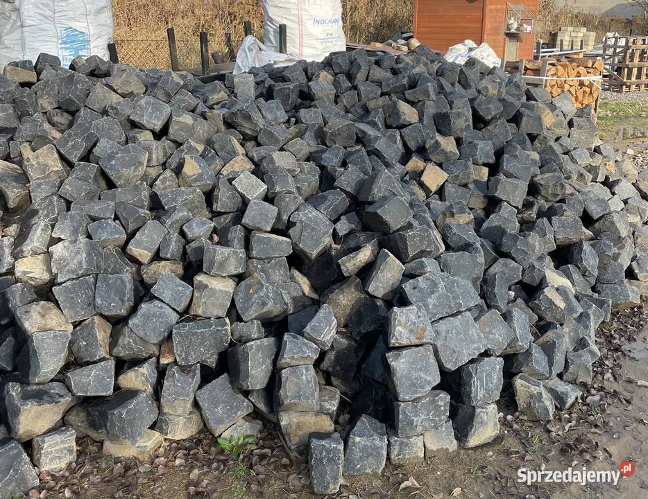 CZARNA KOSTKA BAZALTOWA ROZBIÓRKOWA Starobruk Materiały budowlane Płońsk