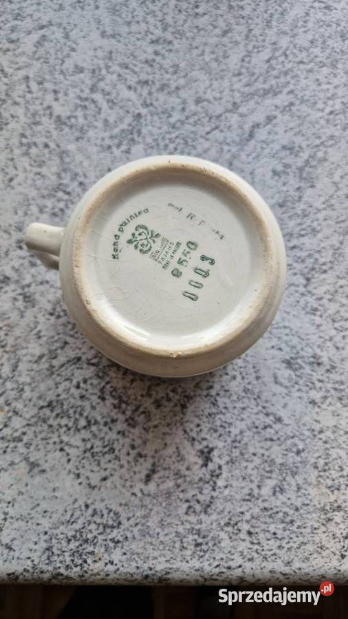 Zestaw 10 różnych przedmiotów z fajansu Lublin