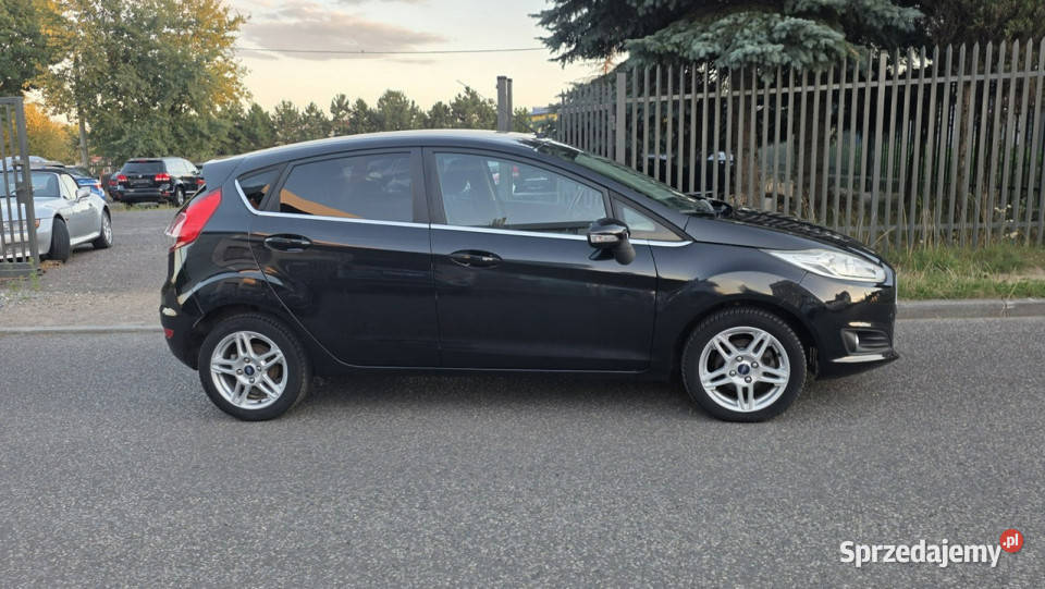 Ford Fiesta Ford Fiesta czarna LPG raty wynajem małopolskie Kraków sprzedam