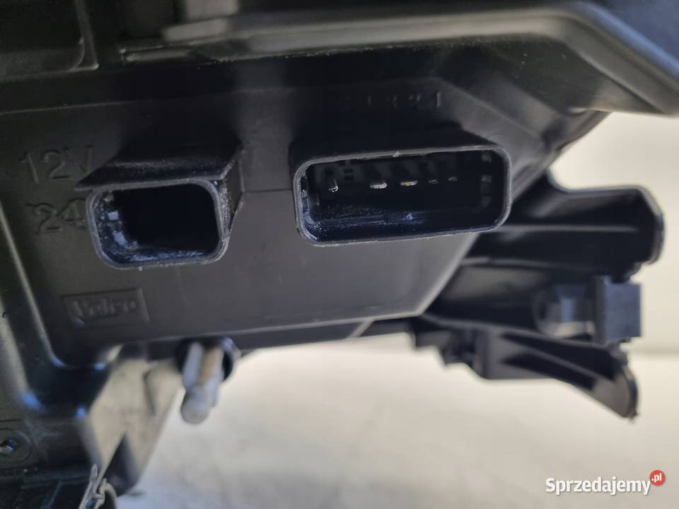 Renault Laguna III 0710r PRZEDNIA LAMPA PRAWA Janów sprzedam