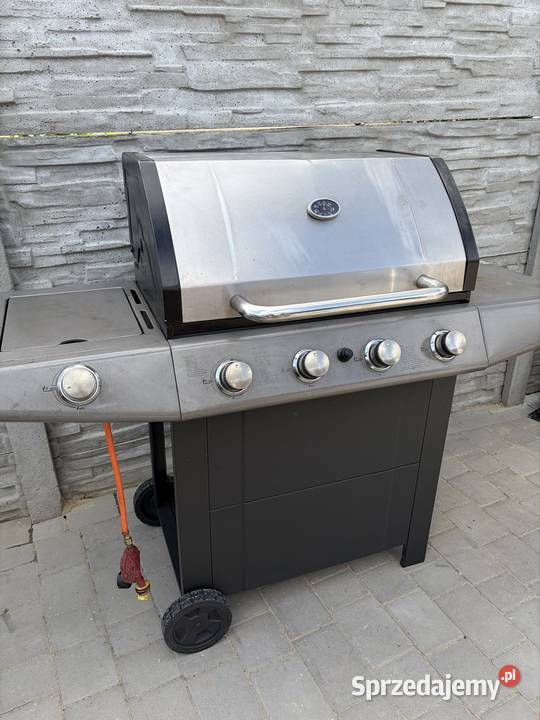 Duży solidny grill gazowySprawny
