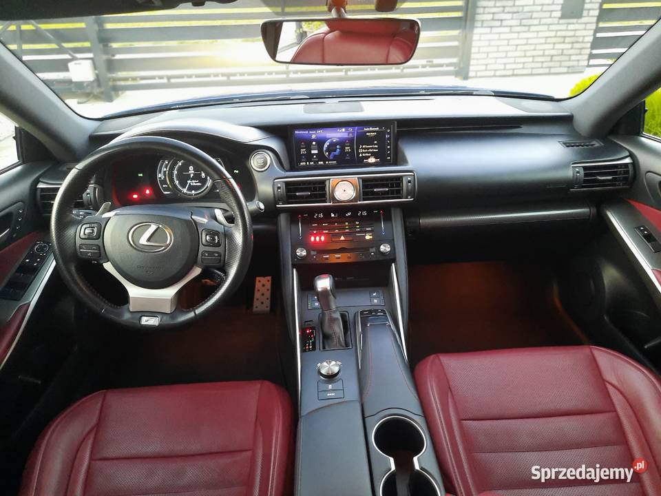 200T Lift F Sport Salon Jarosław sprzedam