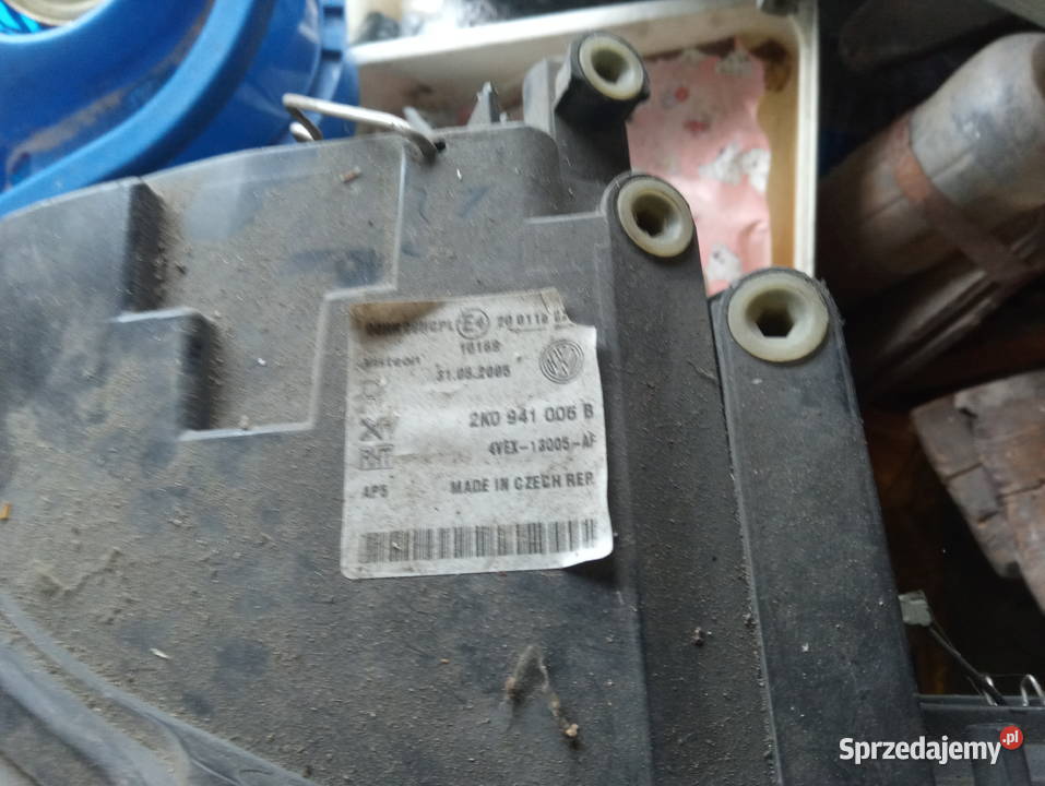 lampa prawa volskwagen Turan 2KO941006B lampy przednie Sulechów