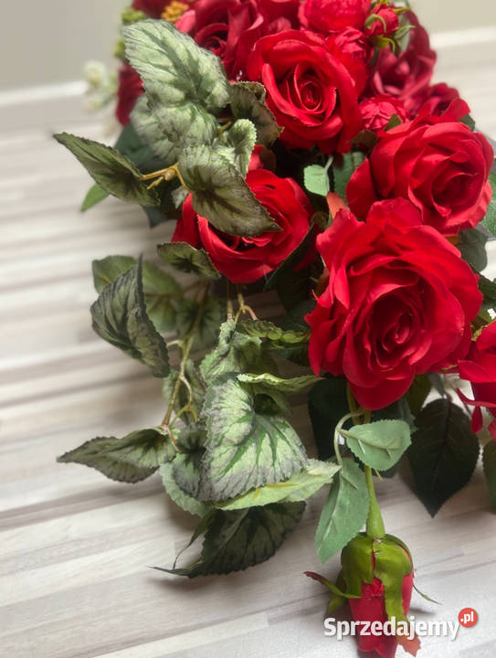 Kompozycja kwiaty sztuczne cmentarz Kalisz