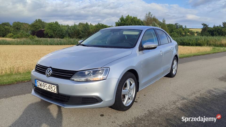 Piękna Srebrna VW Jetta 16 TDI 105 212 czujnik deszczu