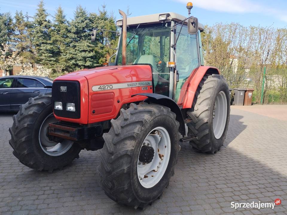 Ciągnik Massey Ferguson 4270 Radłów