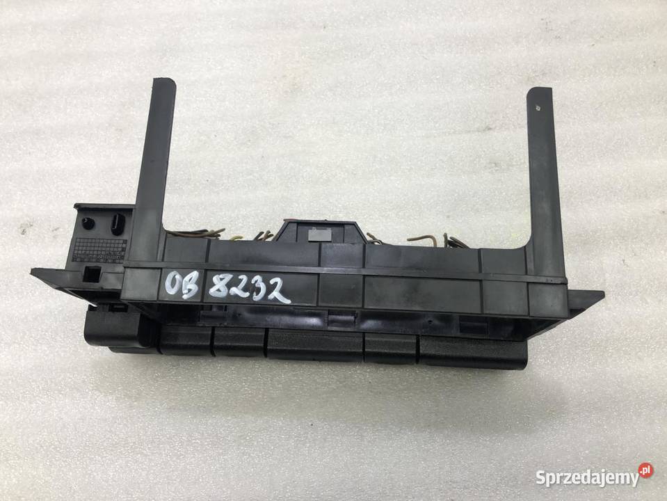 PRZEŁĄCZNIK AWARYJNYCH OPEL VECTRA B 90503546