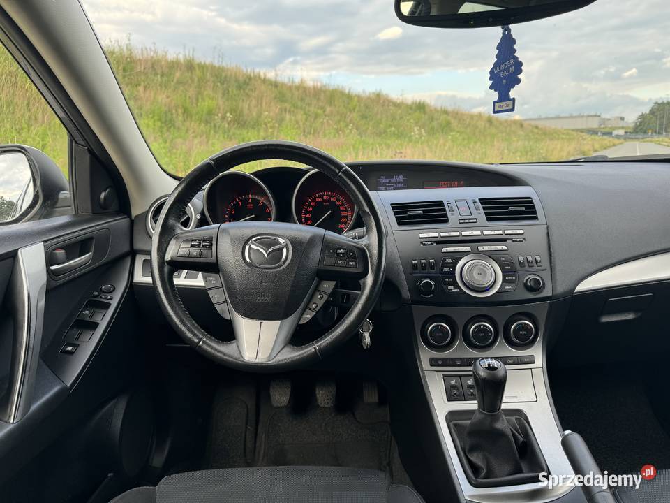 Mazda 3 16 16v 2011r Rok produkcji 2011 Dąbrowa Górnicza sprzedam